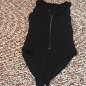 Black body suite with zipper